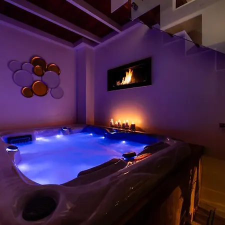 Apartment Old Court Luxury Suite&spa By Monholiday *