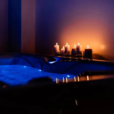 Old Court Luxury Suite&spa By Monholiday Monopoli