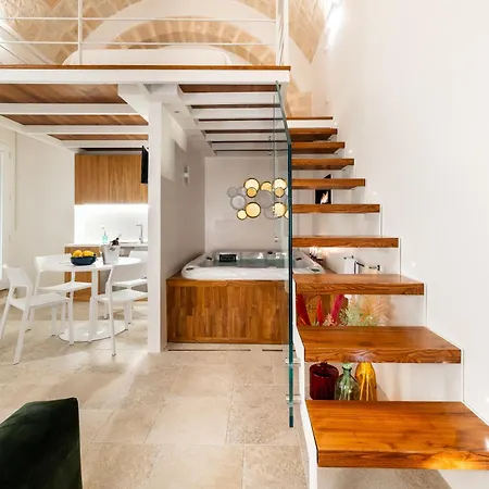 Old Court Luxury Suite&spa By Monholiday Monopoli